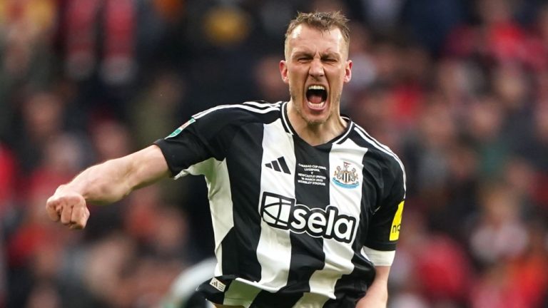 Newcastle beat Liverpool to lift Carabao Cup