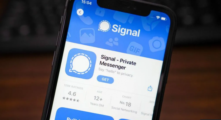 What is the Signal messaging app and how secure is it?