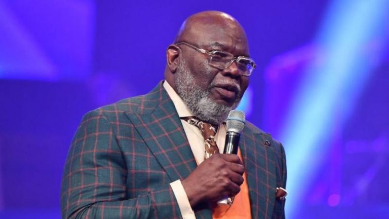 T.D. Jakes Reveals He Had Massive Heart Attack During Medical Emergency In Front Of Congregation: ‘I Was On My Way Out’