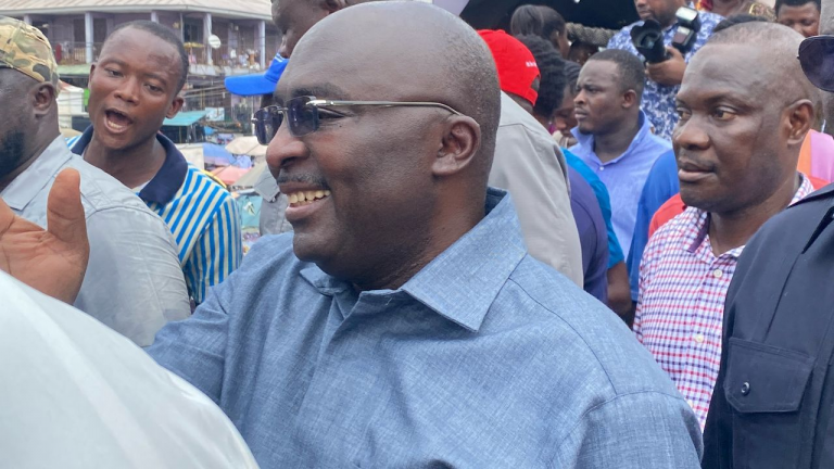 Bawumia visits Adum PZ to sympathise with traders affected by fire outbreak