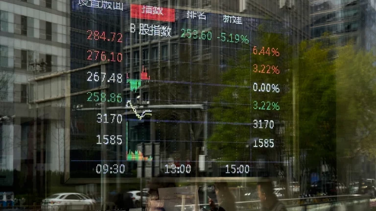 HBCU News – Trump digs in on tariffs amid market volatility