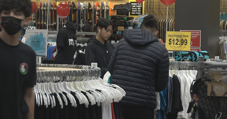 In-person Black Friday shoppers return to Hawaii stores | Business